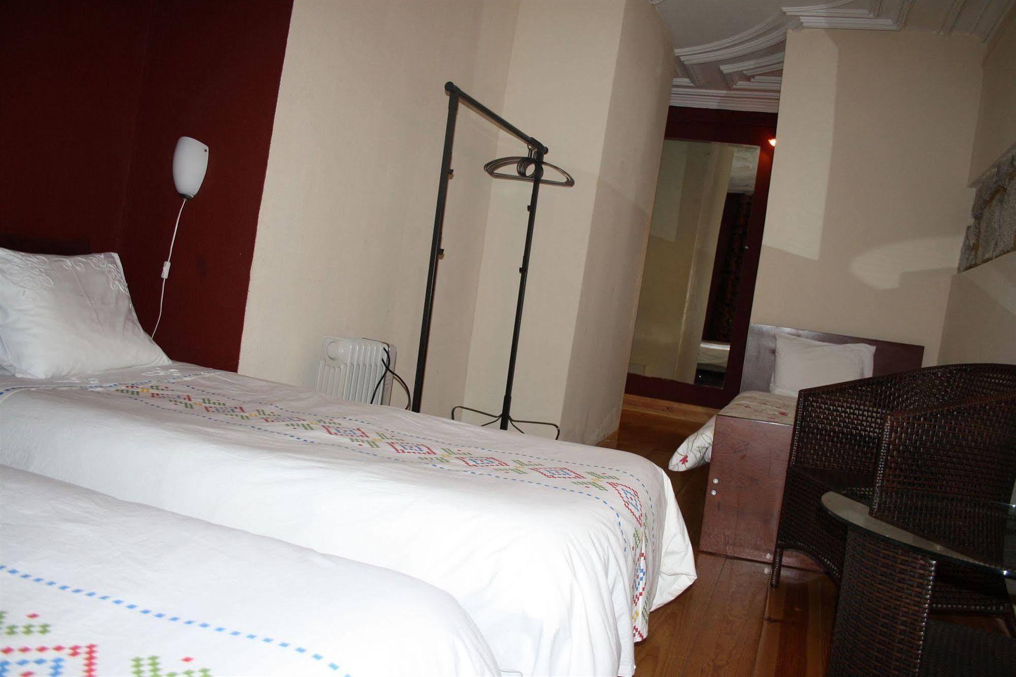 Residencia Pedra Antiga Hotell OOporto Exteriör bild